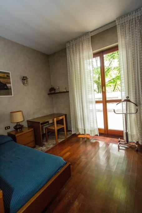 Casa Su Lago Privato A Due Passi Da Milano Сеграте Экстерьер фото
