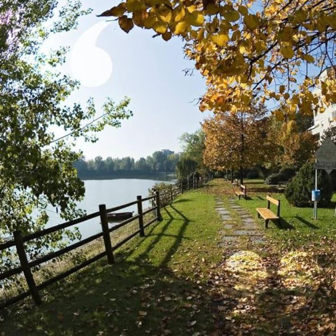 Casa Su Lago Privato A Due Passi Da Milano Сеграте Экстерьер фото
