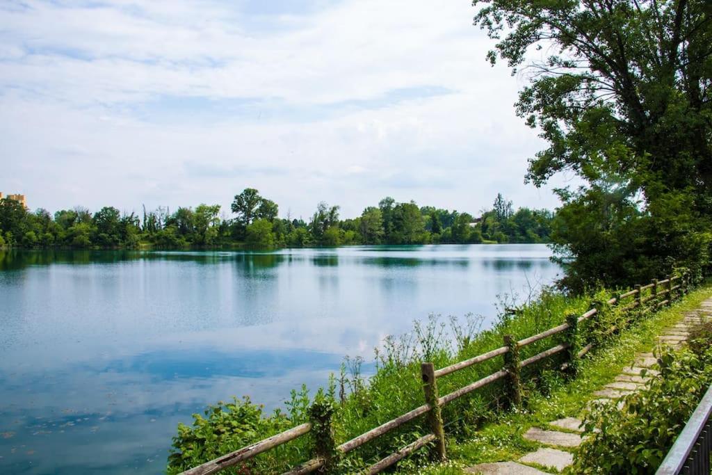 Casa Su Lago Privato A Due Passi Da Milano Сеграте Экстерьер фото