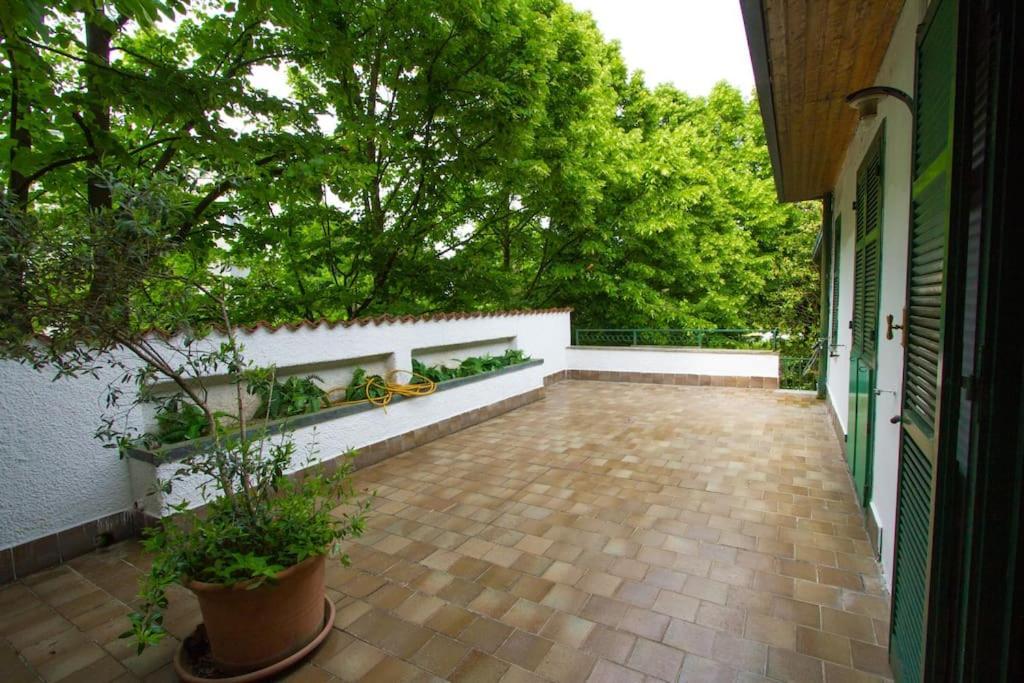 Casa Su Lago Privato A Due Passi Da Milano Сеграте Экстерьер фото